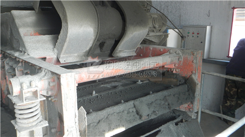 尾礦干排篩使用現(xiàn)場 尾礦干排篩使用現(xiàn)場.jpg